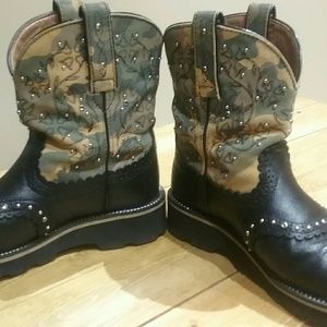 Ariat Fatbaby camo & black cowgirl boots